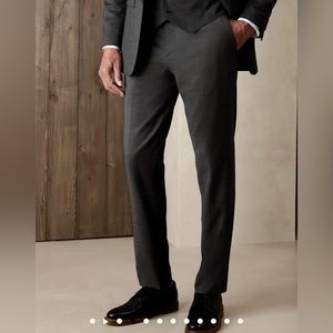 Banana Republic | Signature Italian Nailhead Suit Pants in Gray | 36R